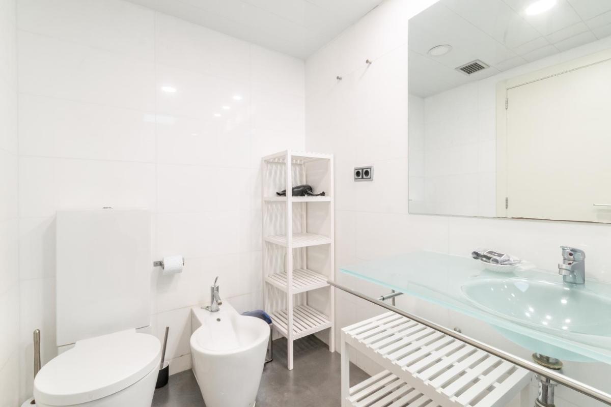 Unique Rentals - Placa Catalunya Central Apartments - Housity