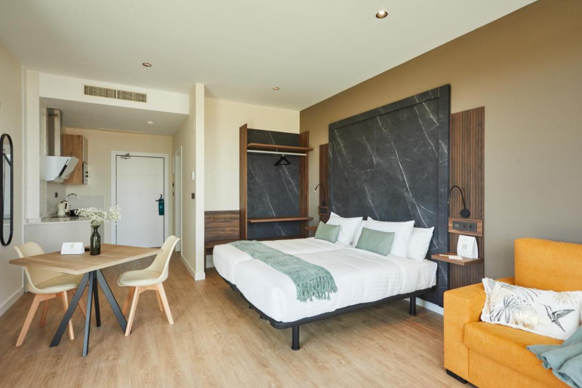 Apartamentos Silken Fontibre Iberia & Spa - Housity