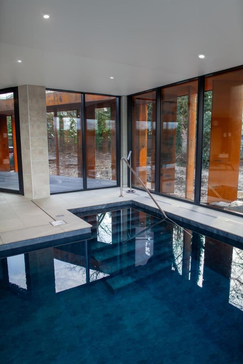 Piscine de l'établissement Le Domaine de Beaulieu ou située à proximité