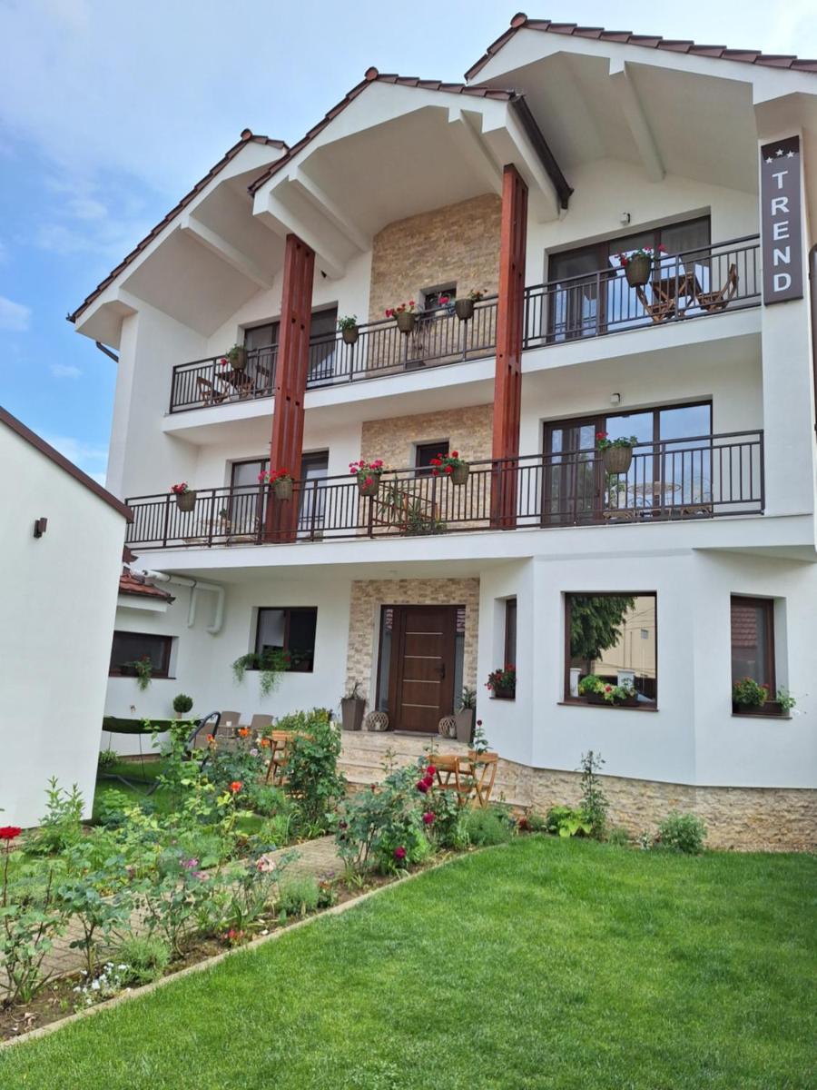 TREND - cazare, gradina, piscina - Housity
