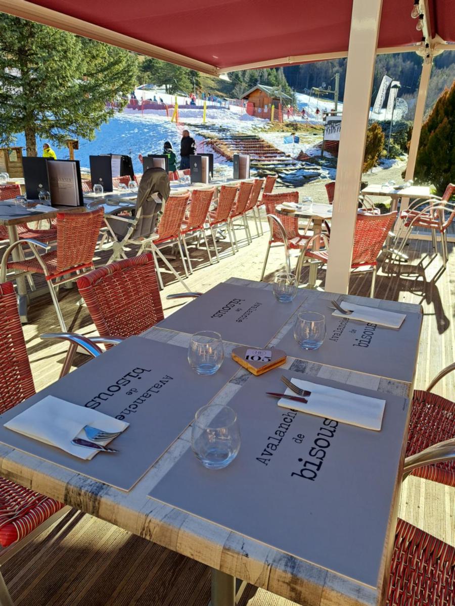 Restaurant ou autre lieu de restauration dans l'établissement Hôtel Espace Montclar