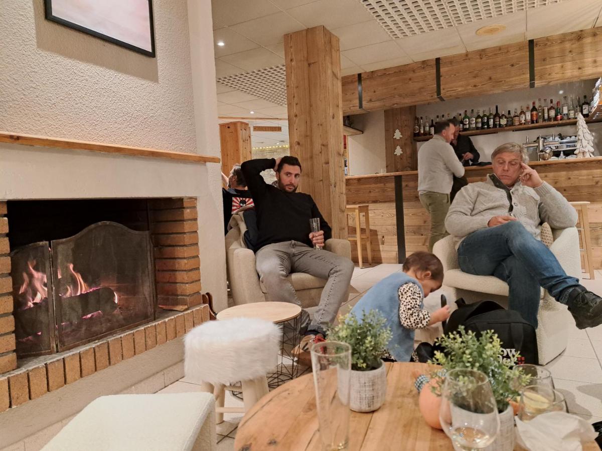 Clients de l'établissement Hôtel Espace Montclar