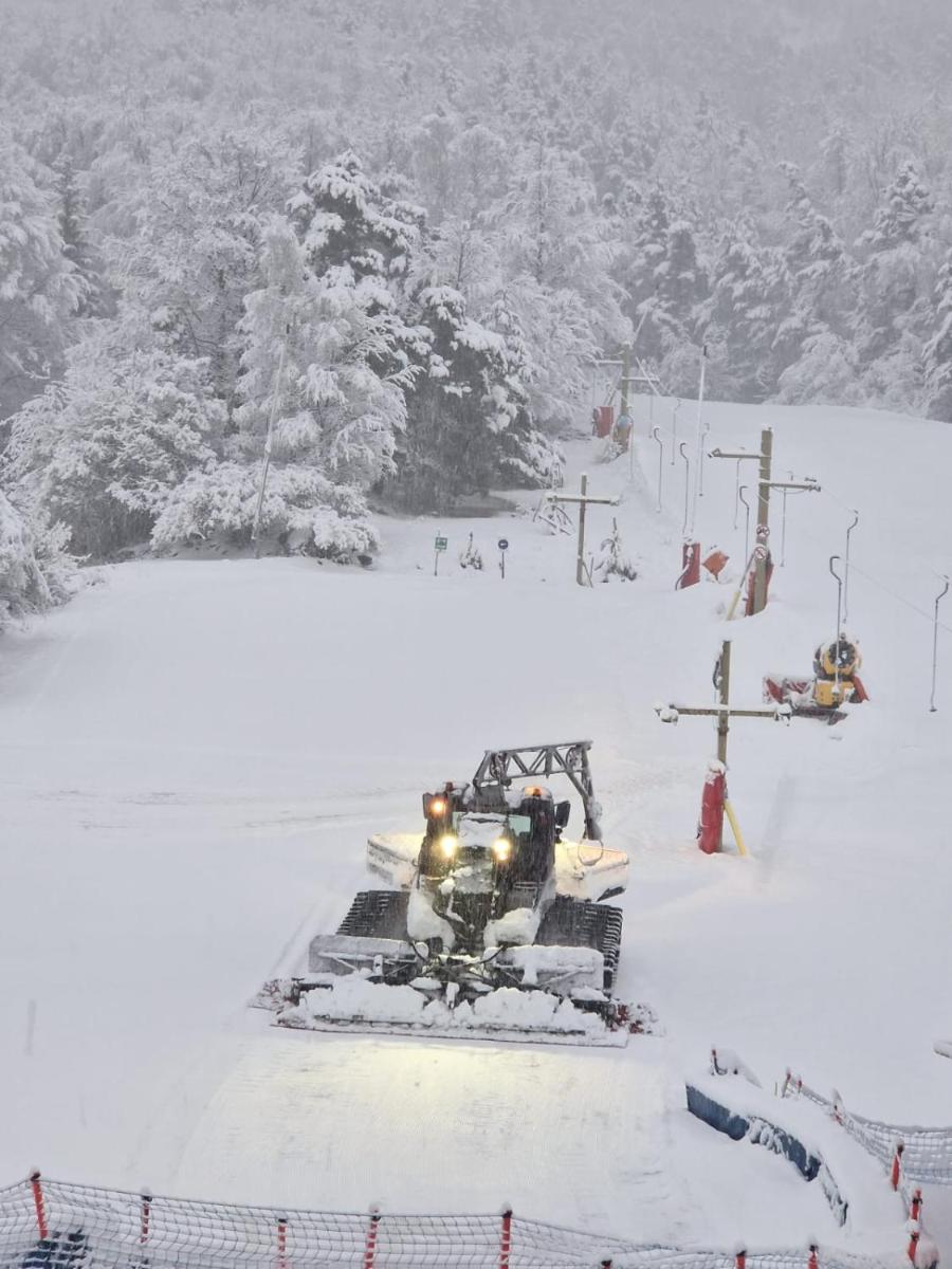 L'établissement Hôtel Espace Montclar en hiver