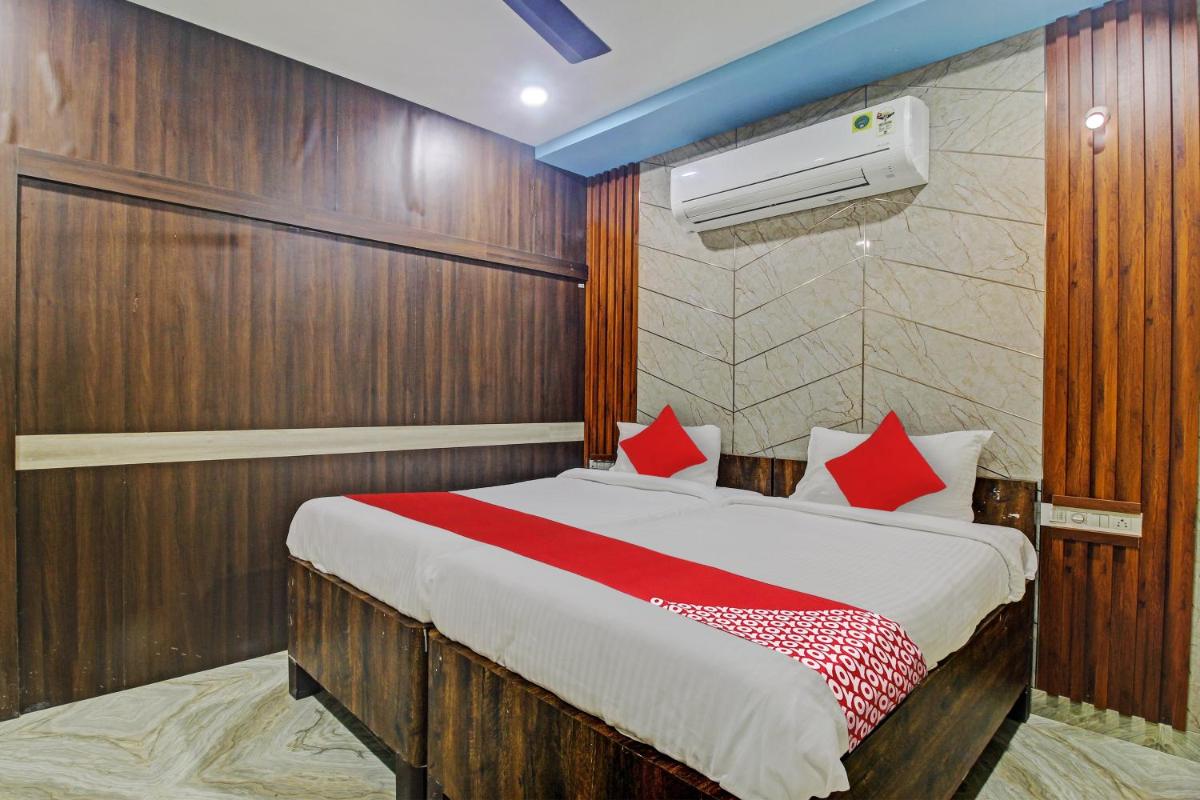 OYO Flagship Hotel Sri Arunachala Grand - Housity