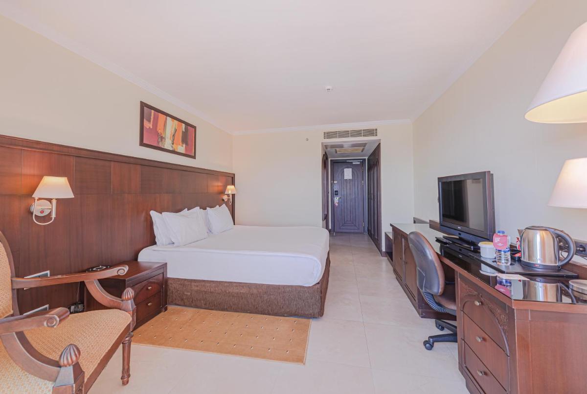 Crowne Plaza Antalya by IHG - Housity