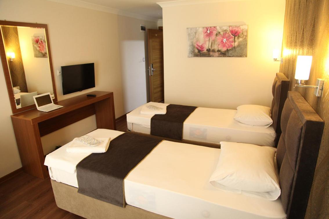 Safir Hotel - Housity
