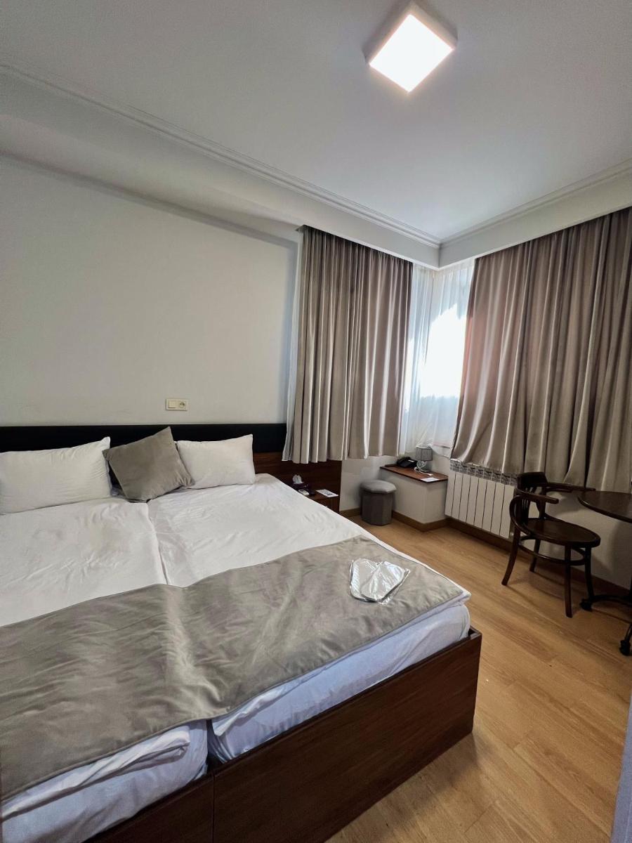 Mashtots Hotel - Housity