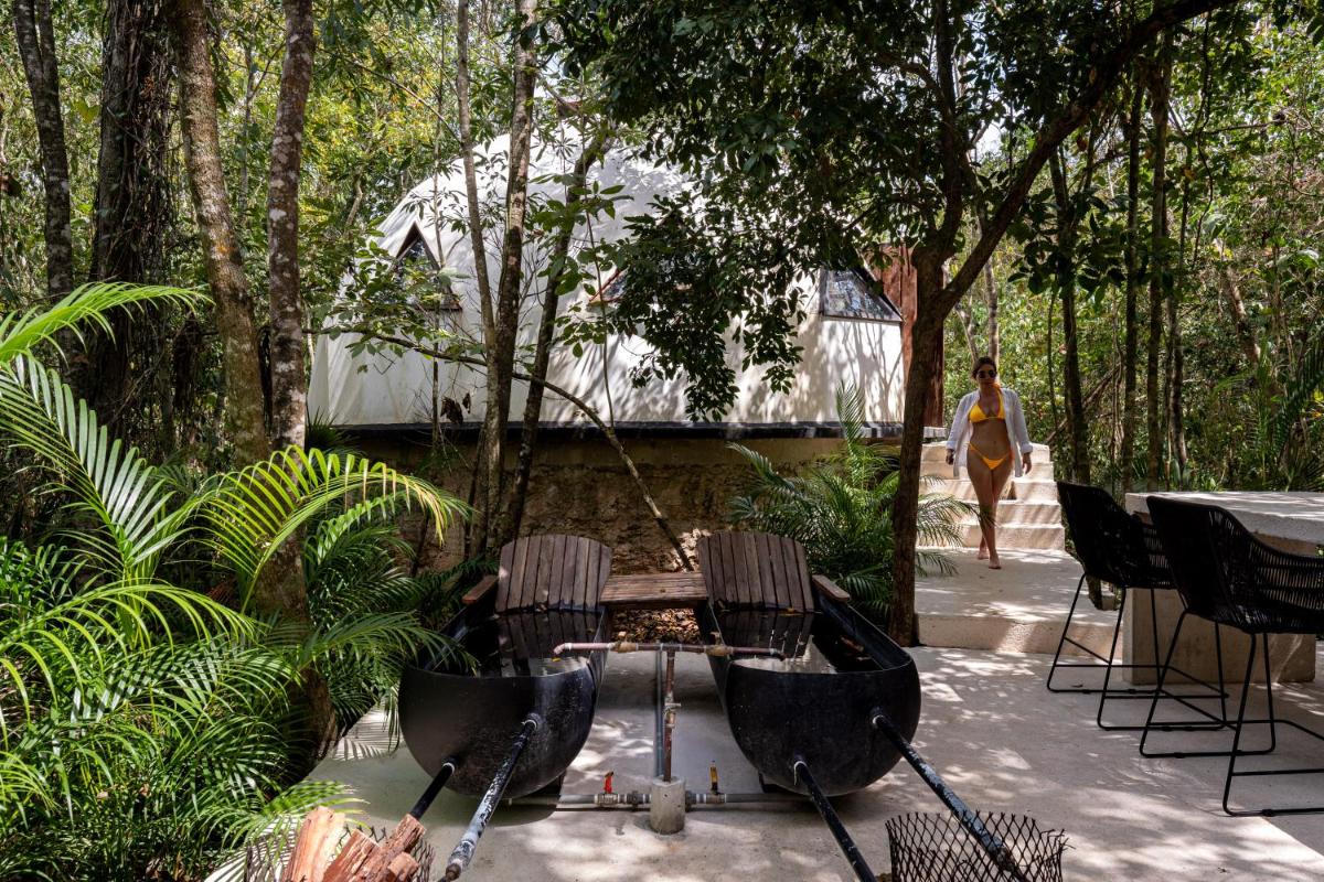 Glass House - Housity