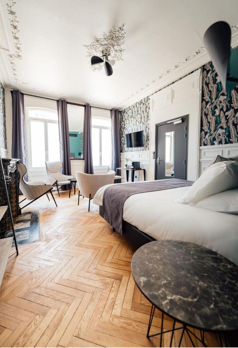 Coin salon dans l'établissement La villa 10 HÔTEL SPA