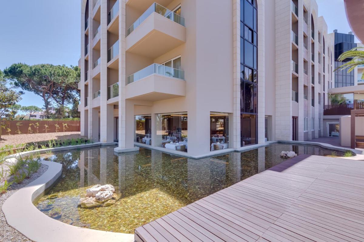 O edifício onde o hotel está situado