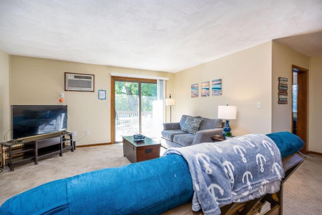 2 Bella Vista Cottages near Cannonsburg w Parking - Housity