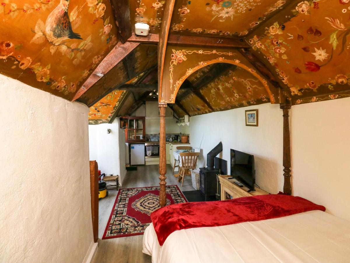 Toad Hall Cottage - Housity