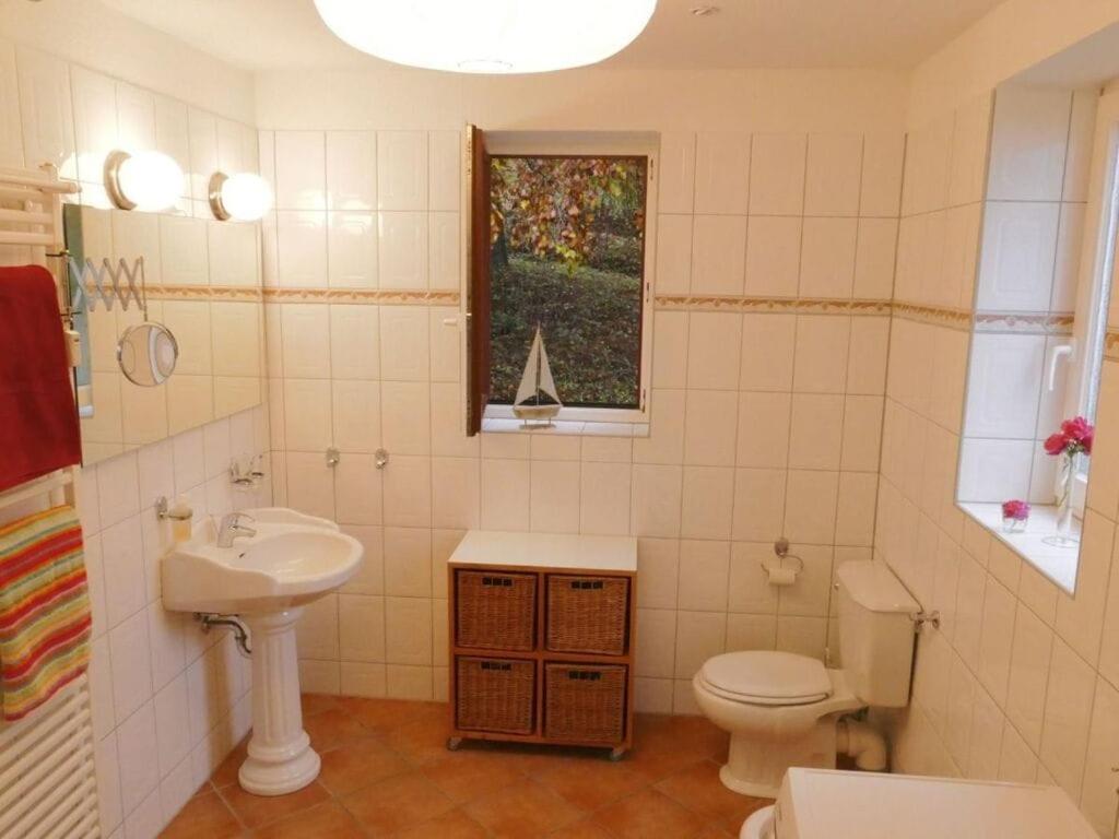 with direct access to the Kellersee - Housity