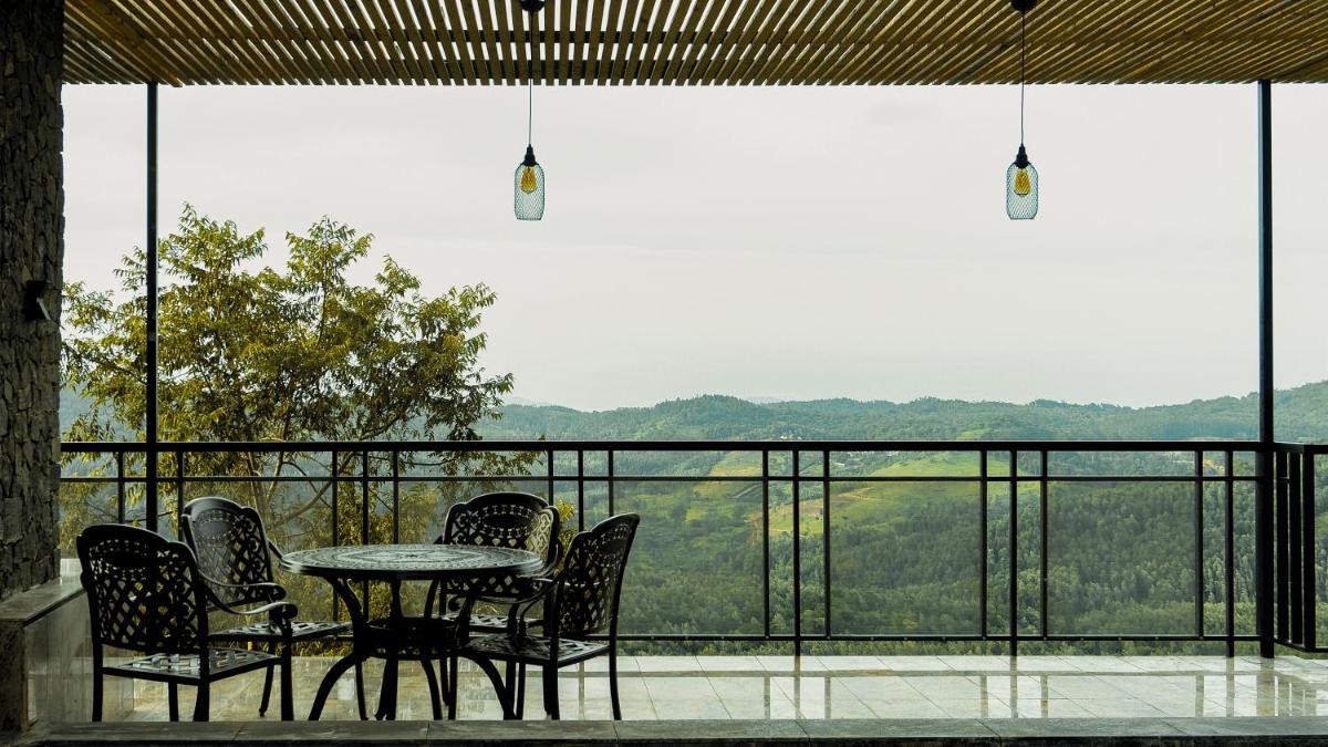 MERIDIAN HILL TOP YERCAUD - Housity