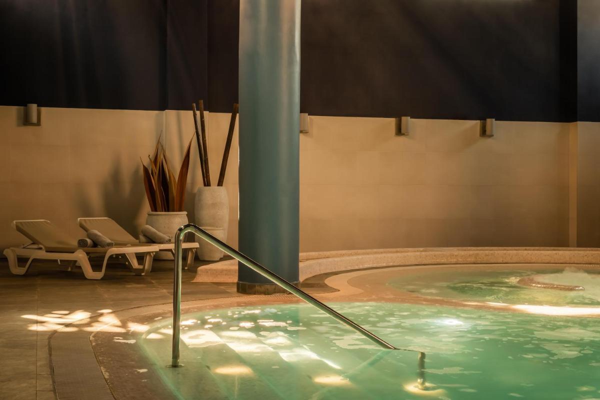 Piscina en o cerca de ALEGRIA Palacio Mojacar - Adults Only