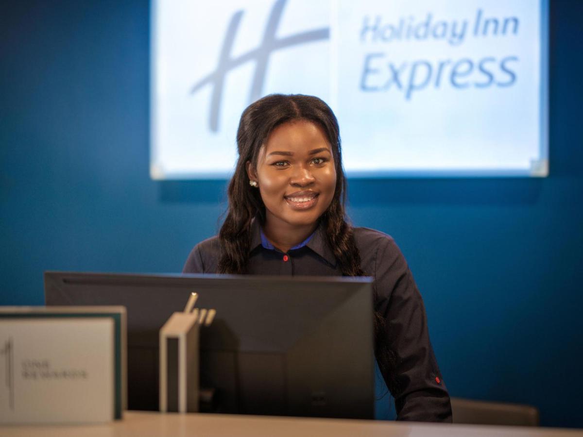 Holiday Inn Express Cheltenham Town Centre, an IHG Hotel - Housity