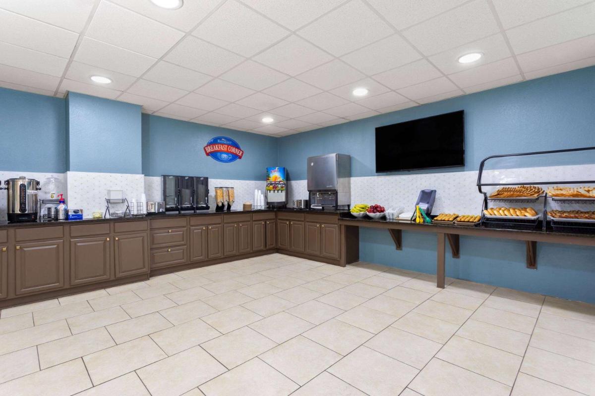 Baymont by Wyndham Orlando-International Dr-Universal Blvd - Housity