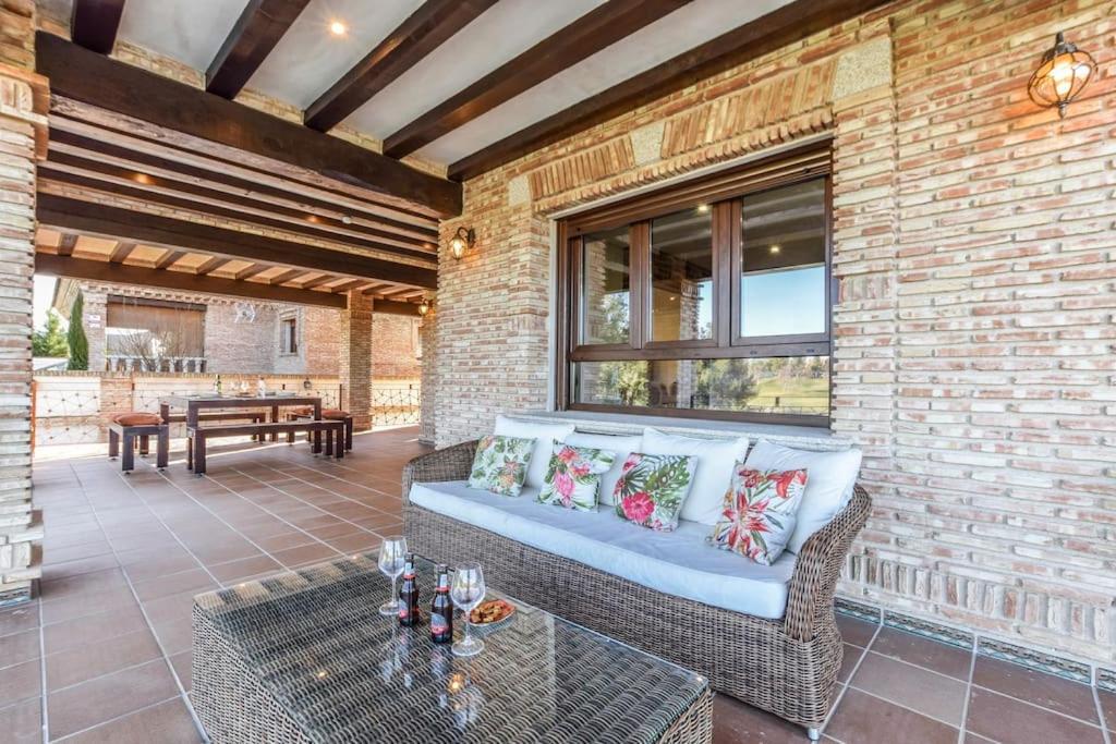 Luxe Experience Toledo * Pool * BBQ * Billar - Housity