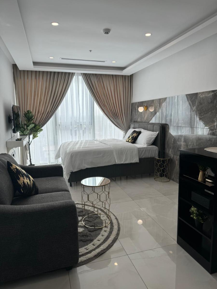 Deluxe Studio Apartments at Kass Towers Accra - Upper Floor By VP Properties - Housity