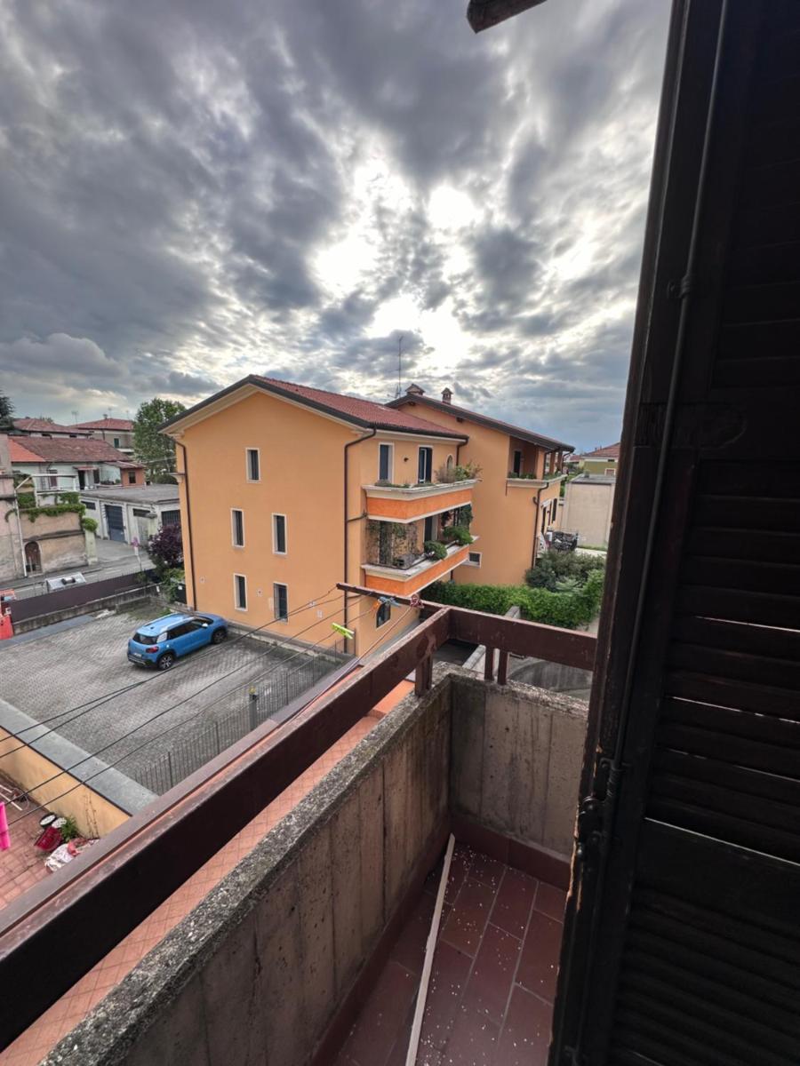 Via Rose (dietro Freccia Rossa) - Housity