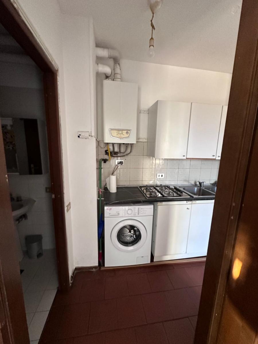 Via Rose (dietro Freccia Rossa) - Housity