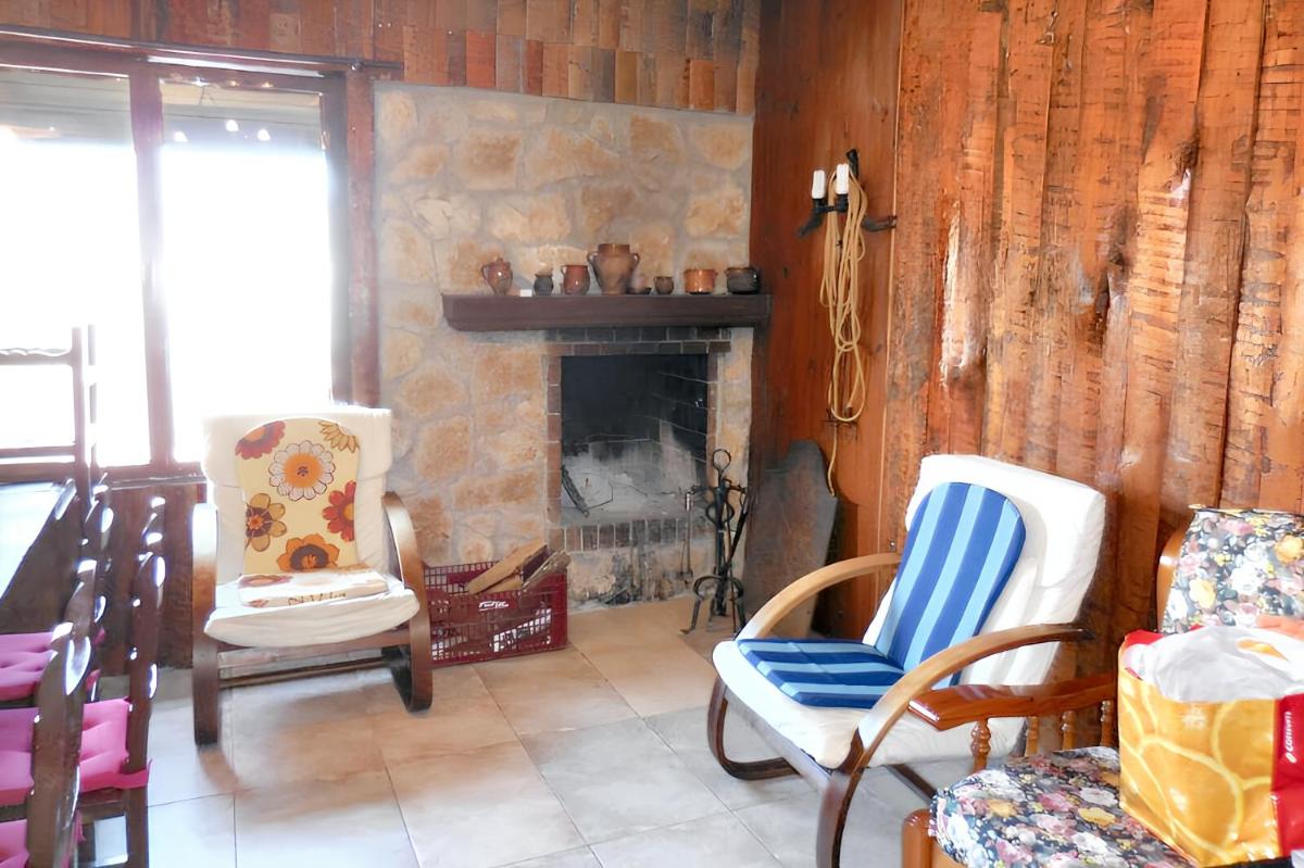 3 bedrooms house with lake view enclosed garden and wifi at Llimiana - Housity