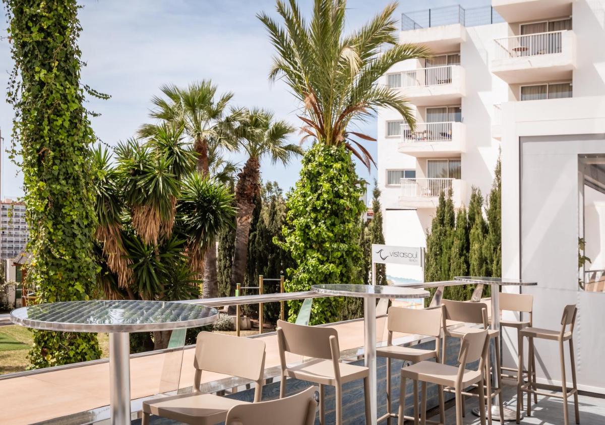 Un balcón o terraza de Apartamentos Vistasol