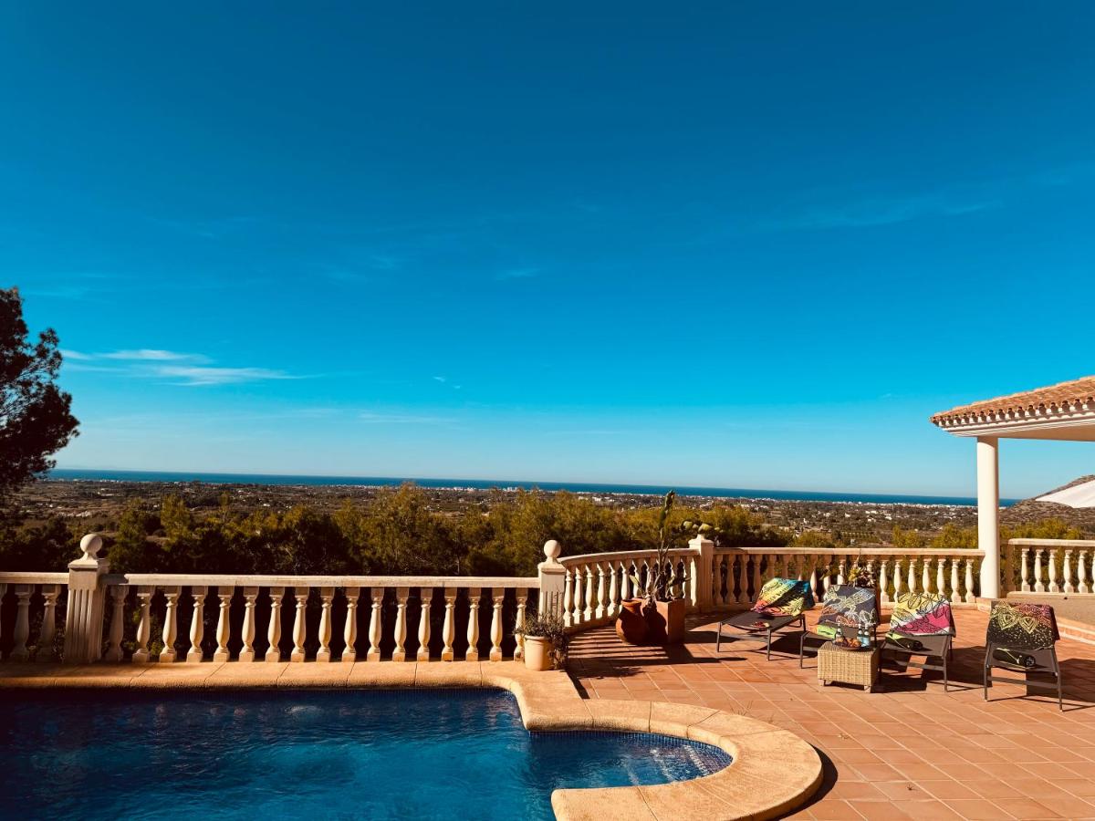 Denia Dream Seaview Golf, Tennis & Beach Villa - Housity