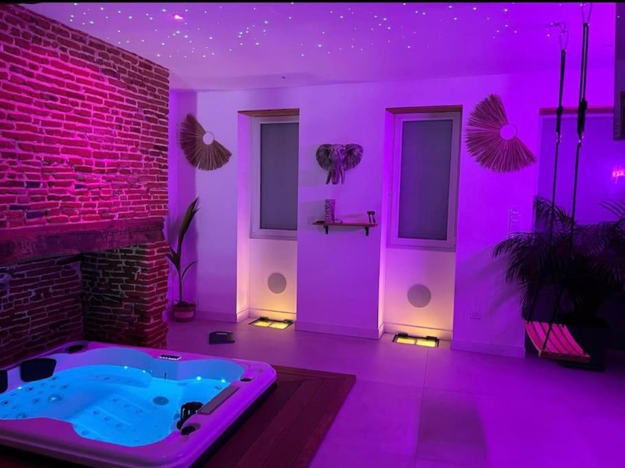 Love Room Toulouse - Housity