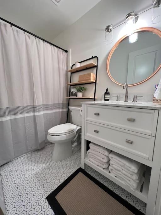 Walk to beach, pool, tennis, golf, restaurants, AC -Turtle Bay Hideaway - Housity