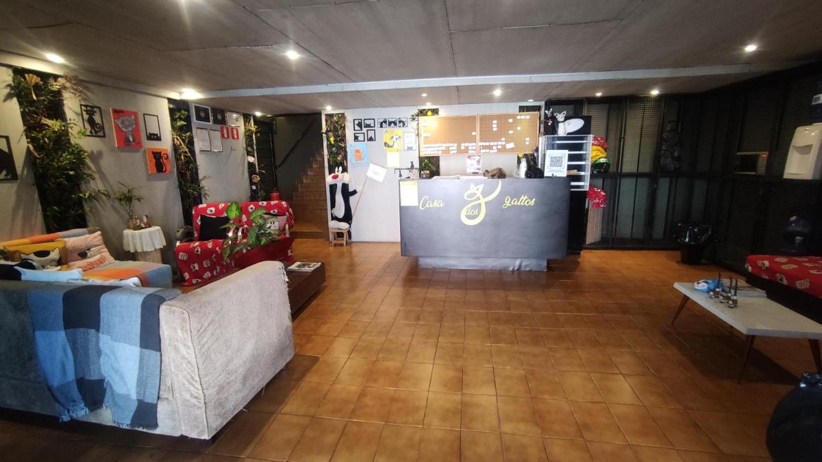 Pousada Casa dos Gattos - Próx ao Aeroporto Guarulhos - Housity
