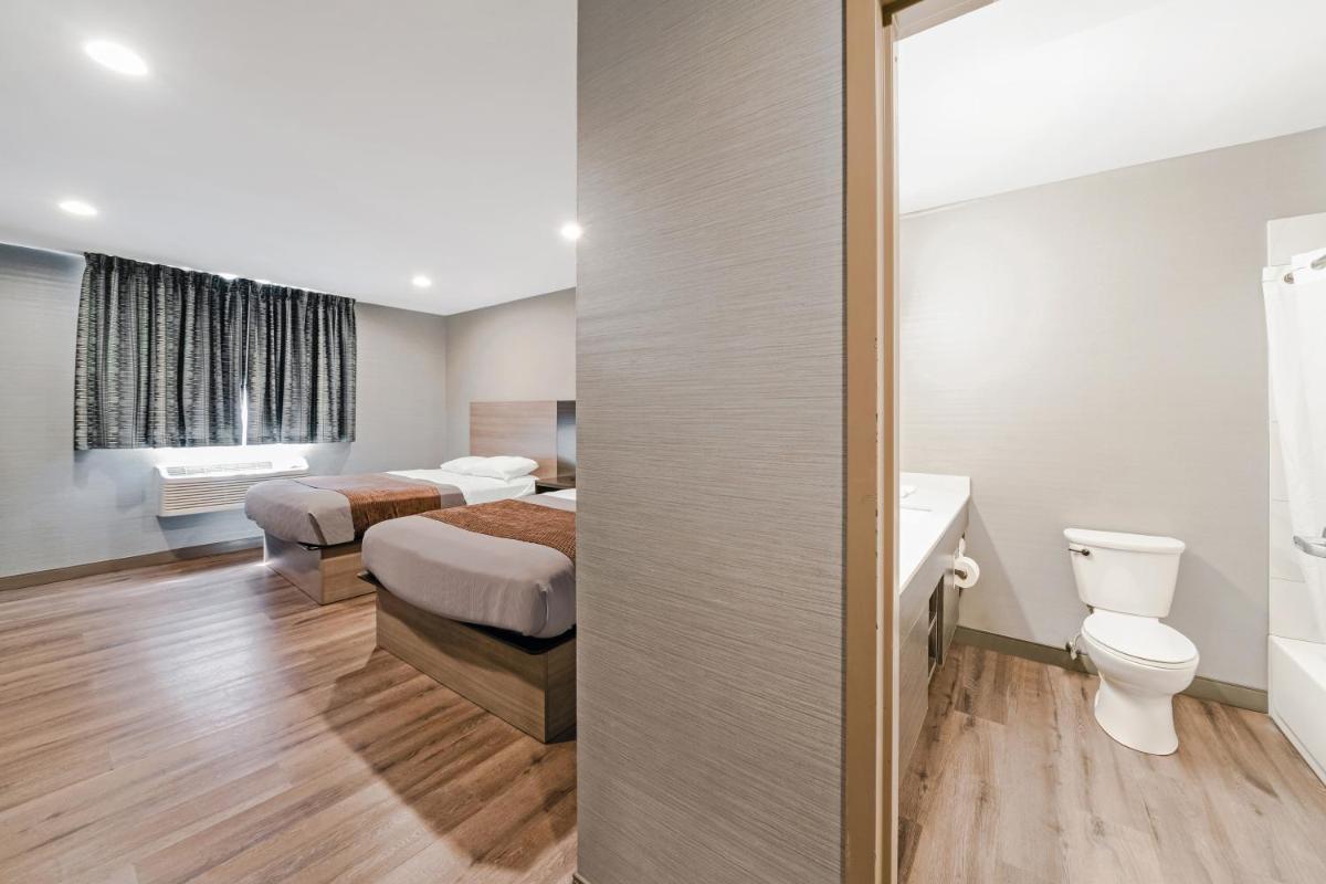 Americas Best Value Inn Foxboro - Housity