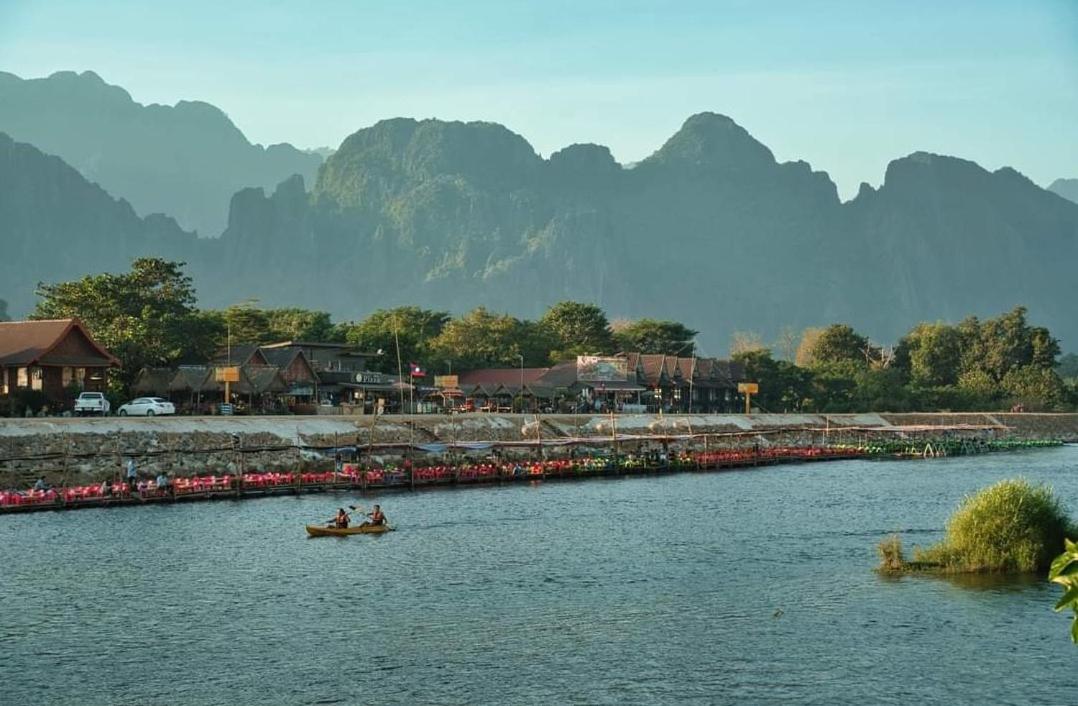 Vang Vieng Queen"s Mountain view Hotel - Housity