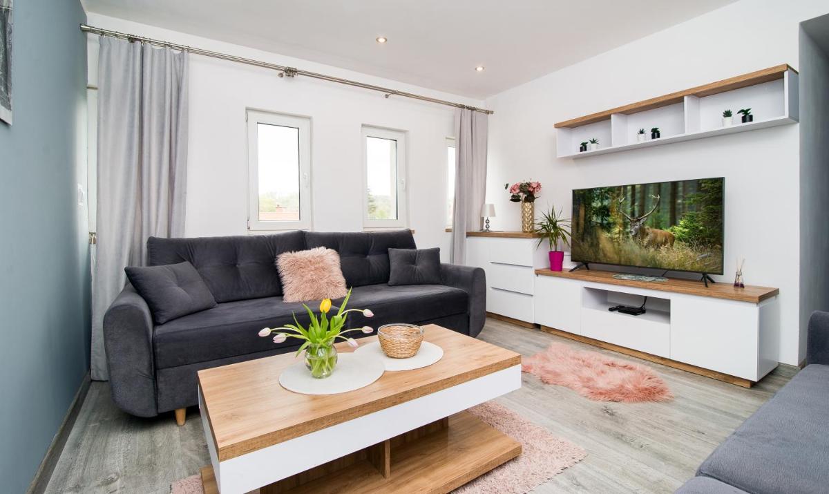 Arkadia Kadyny - Housity