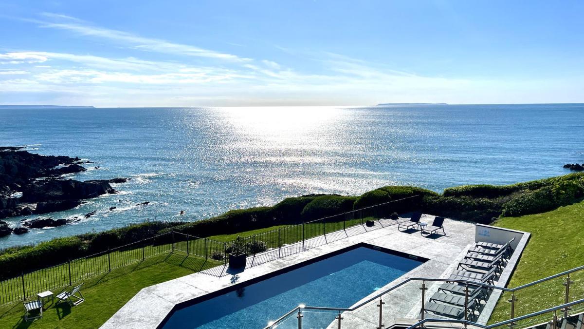 Watersmeet Hotel - Housity