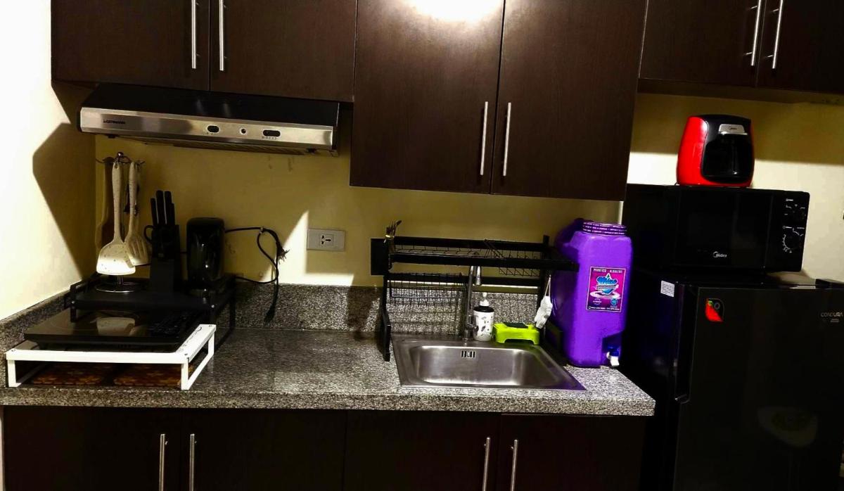 A Refreshing Condo Unit Near BGC, Ortigas & Makati with NETFLIX and WiFi - Housity