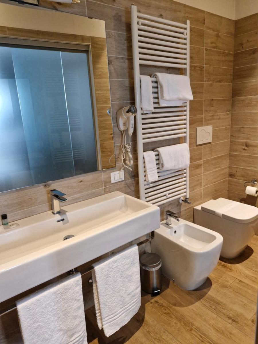 Hotel La Loggia - Housity