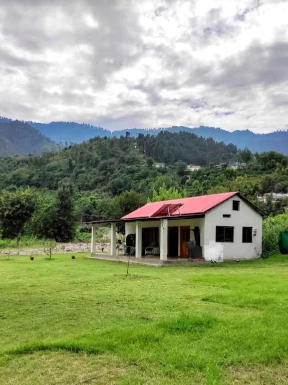 C O Z Y Hut At Country Club Balakot - Housity