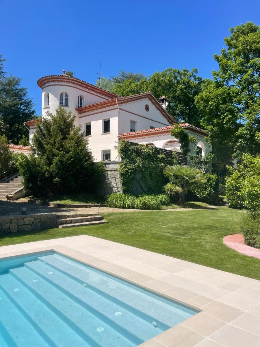 Espectacular Casa Chateau en el centro de Olot - Housity