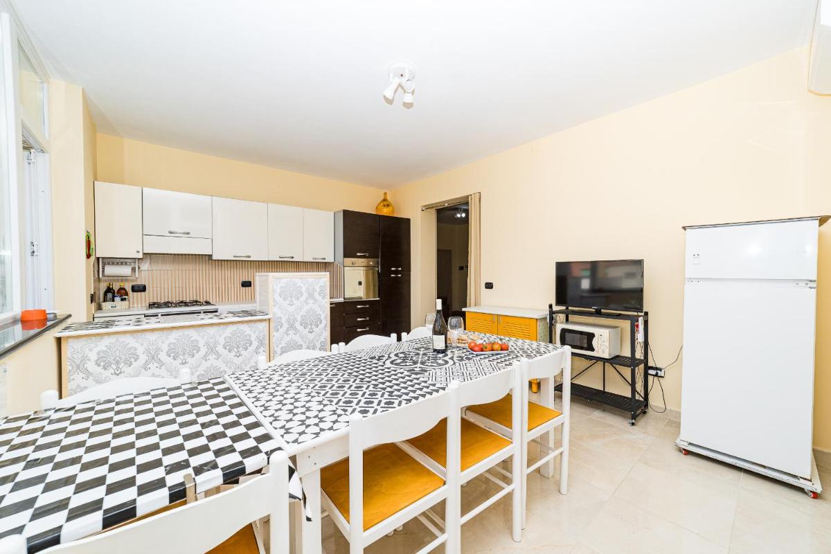 Venezia Rooftop - center - big balcony - Housity