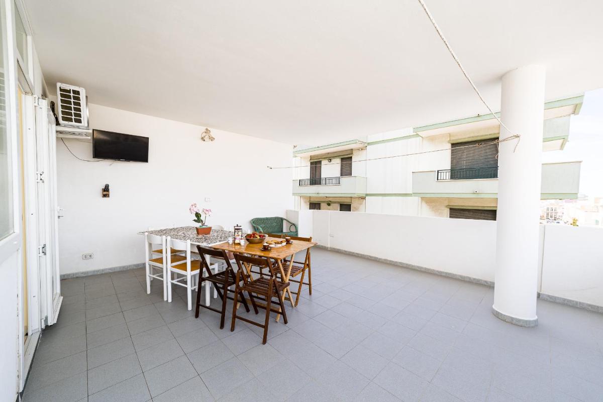 Venezia Rooftop - center - big balcony - Housity