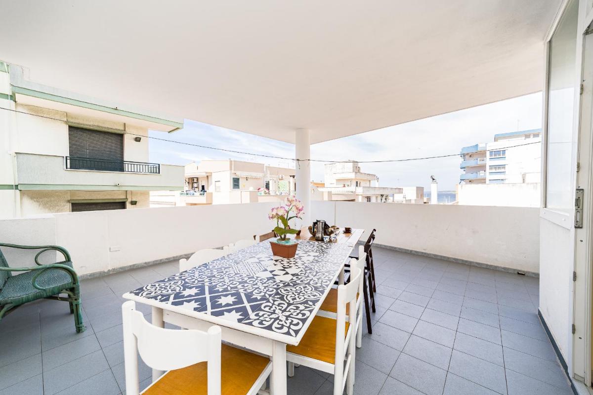 Venezia Rooftop - center - big balcony - Housity