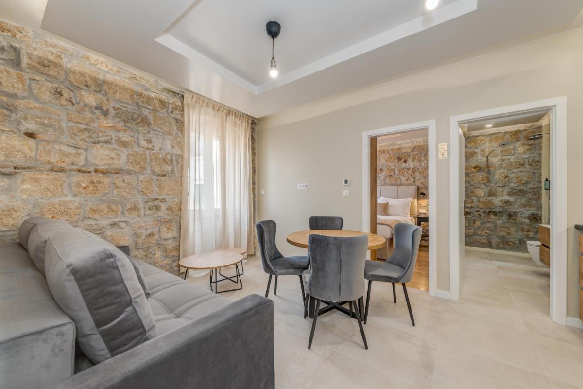 InMotion Luxury Rooms - Housity