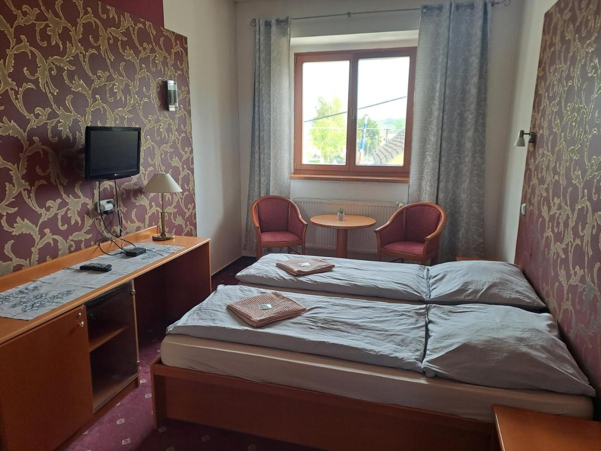 Dobrá škola u Jeníčka - Housity