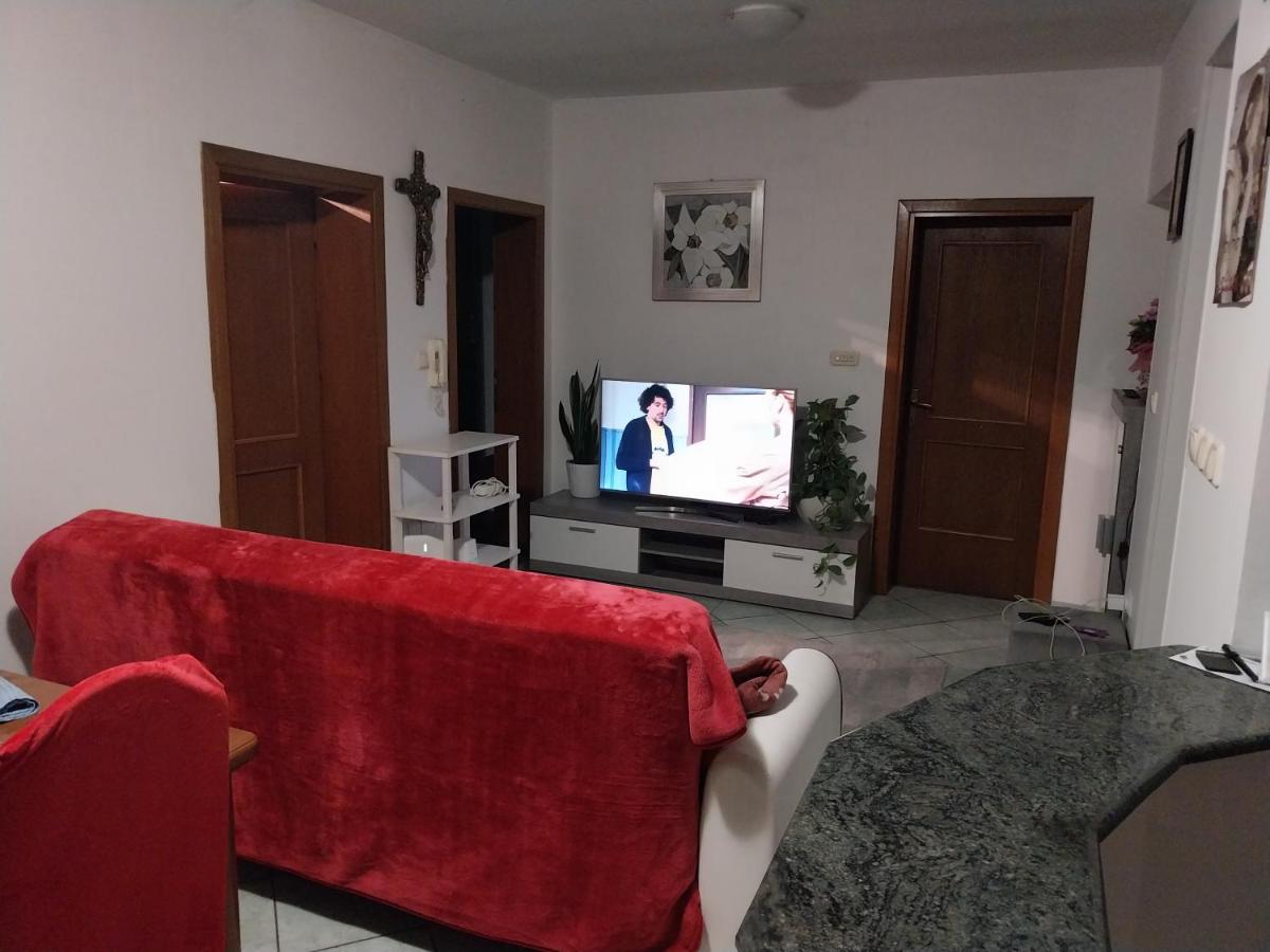 Dijana Gloria - Housity