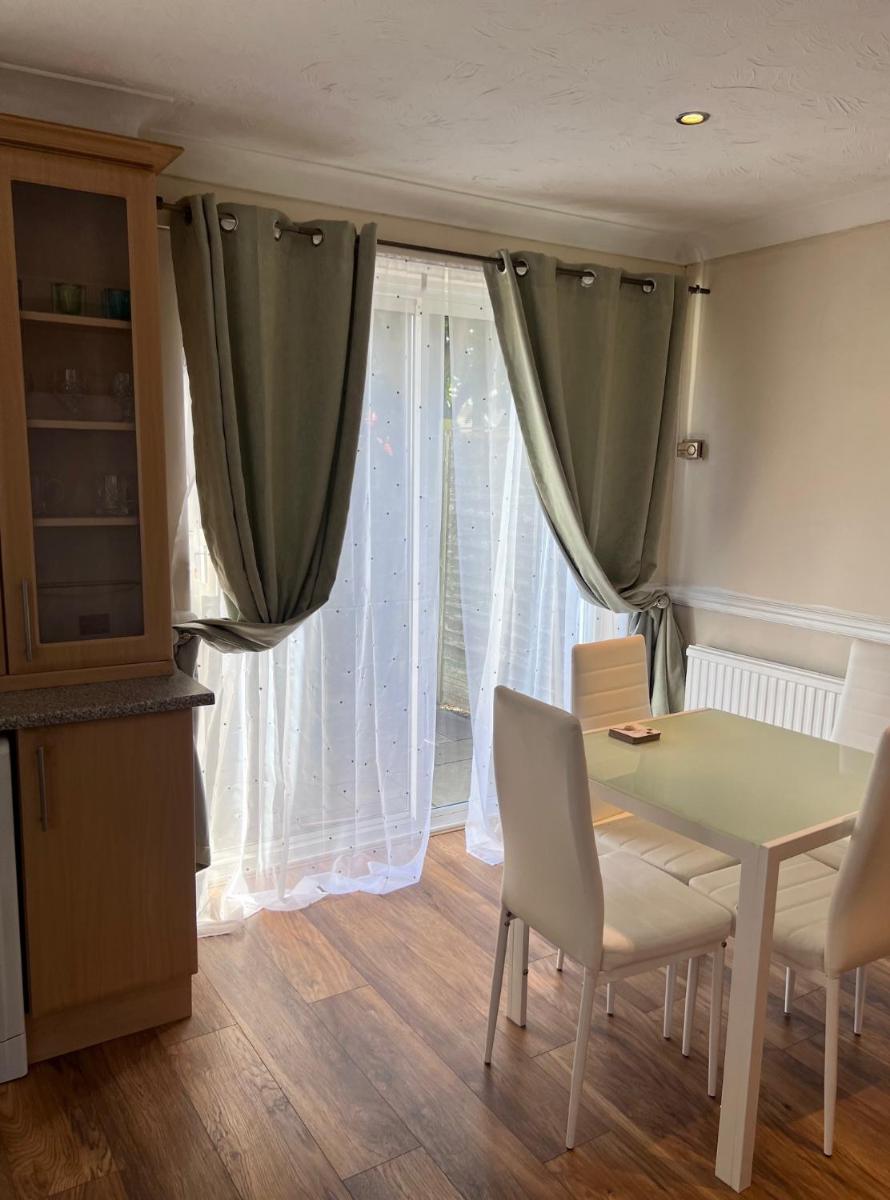 Newport Pagnel Guest house - Housity