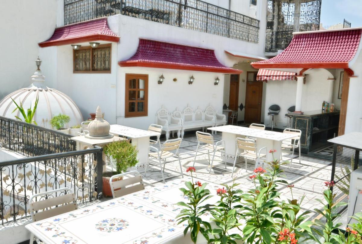 Bajaj Indian Home Stay - Housity