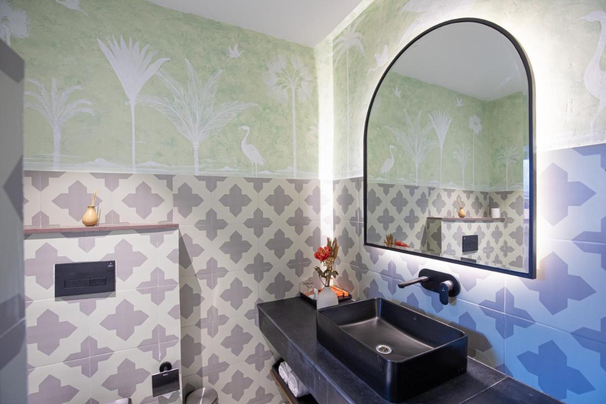 Casa Blanca Lakecity - Housity