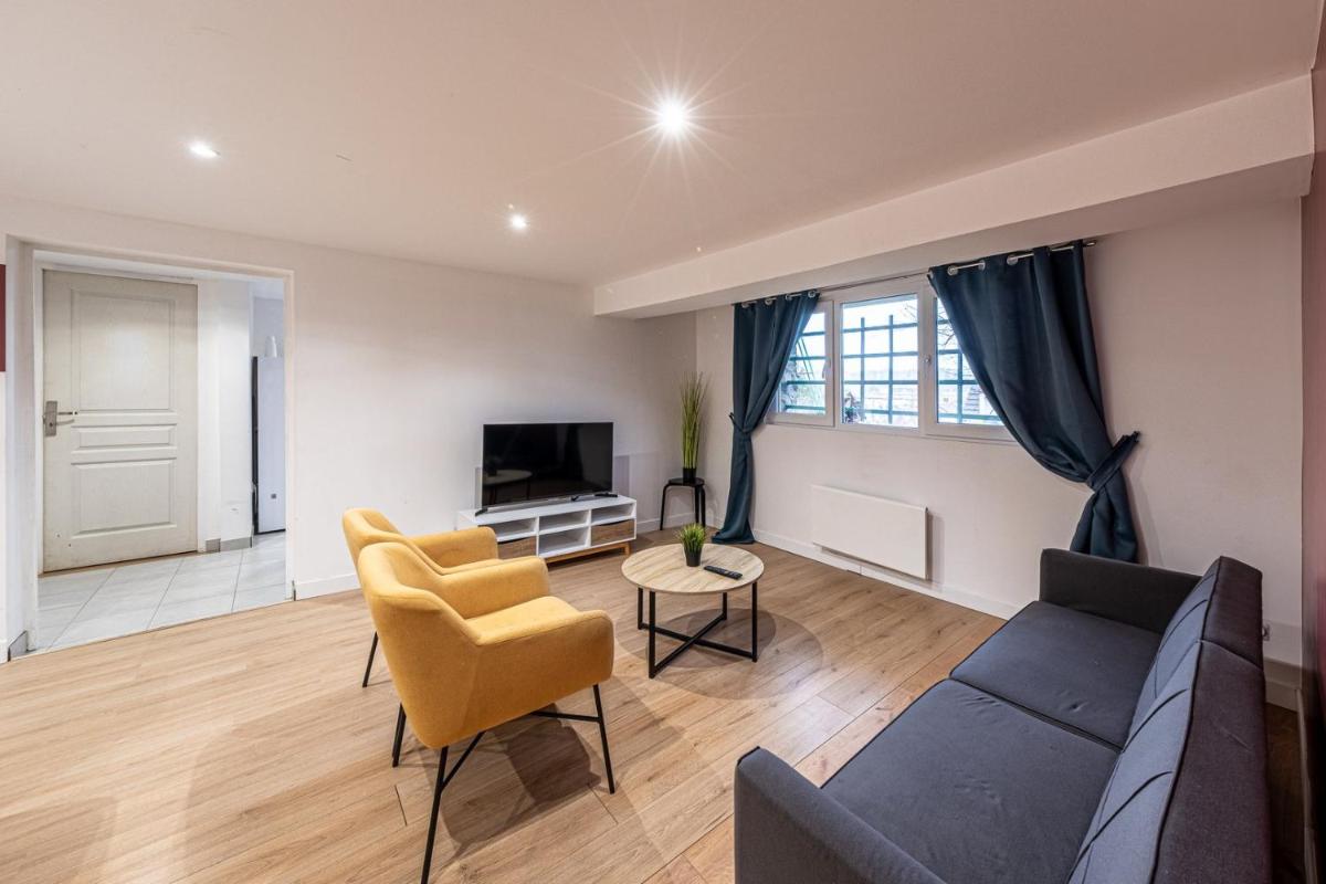 AdamT4 Disney Paris 6voyageurs jardin parking wifi - Housity