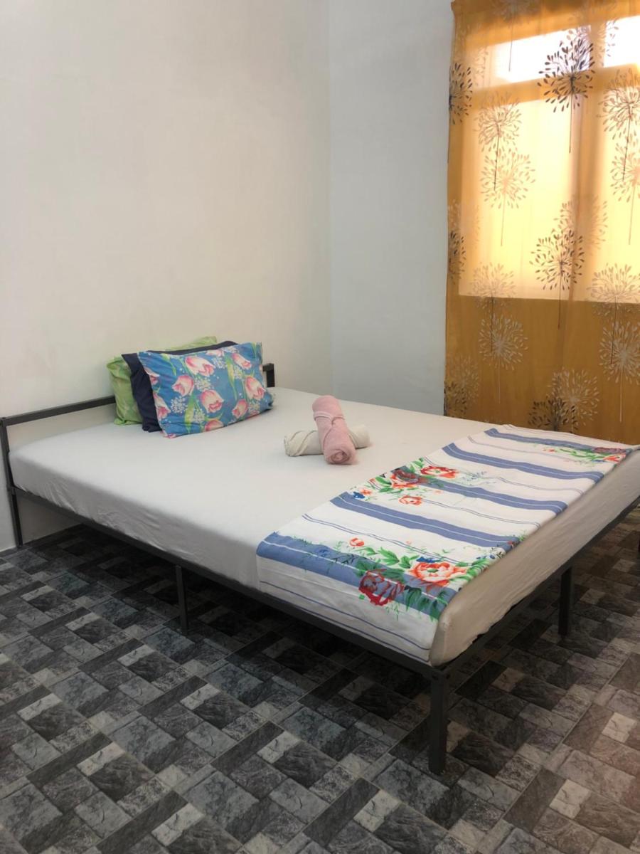 Homestay Idaman B B with 2 room aircond 2 Quen Bed and Not Sharing Room -Privacy - Hizvo